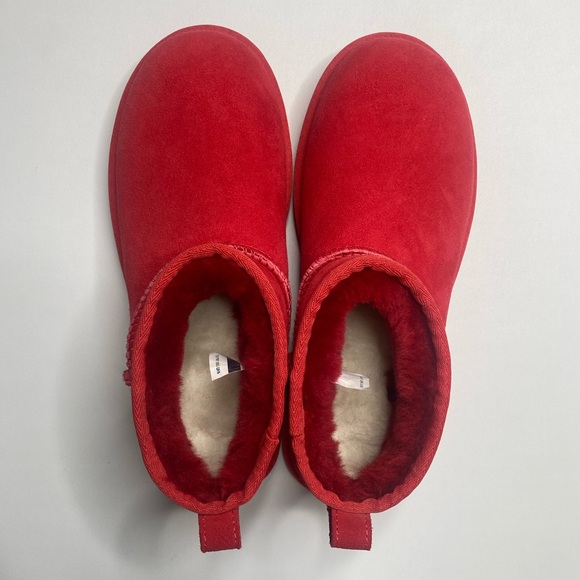 UGG® Classic Ultra Mini Boot - Picture 3 of 8